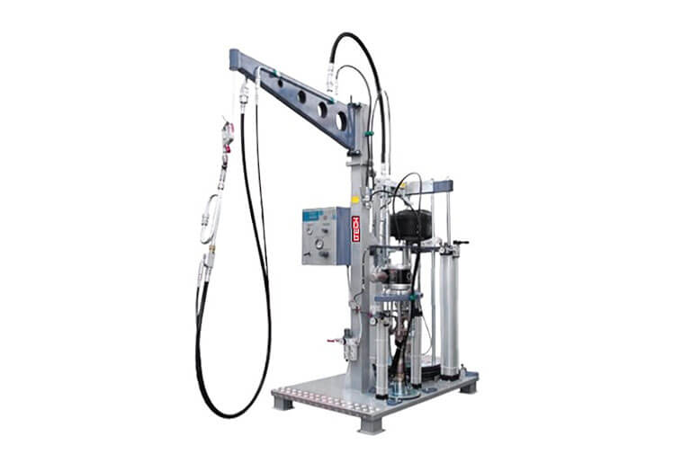 IT106G · Extrusor bicomponente